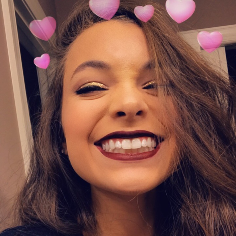 Meet your Posher, Claudia